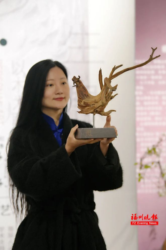 福州仓山区根雕艺术展_中国根雕之乡_80后根雕艺术家张微