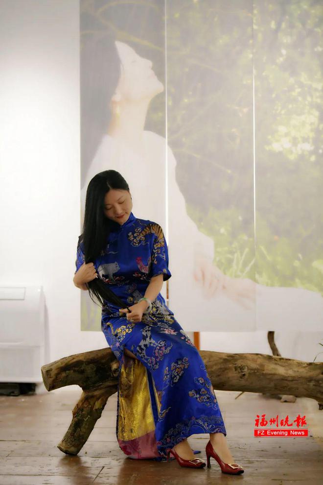 80后根雕艺术家张微_中国根雕之乡_福州仓山区根雕艺术展