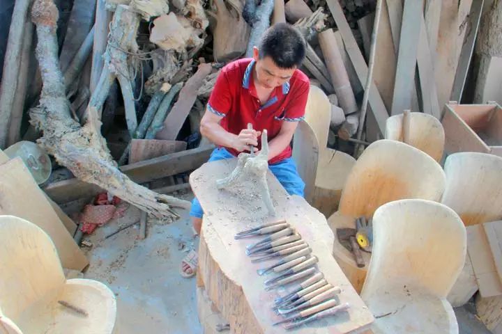 最简单小木雕_手工木雕师安廷斌_失聪者木雕艺术