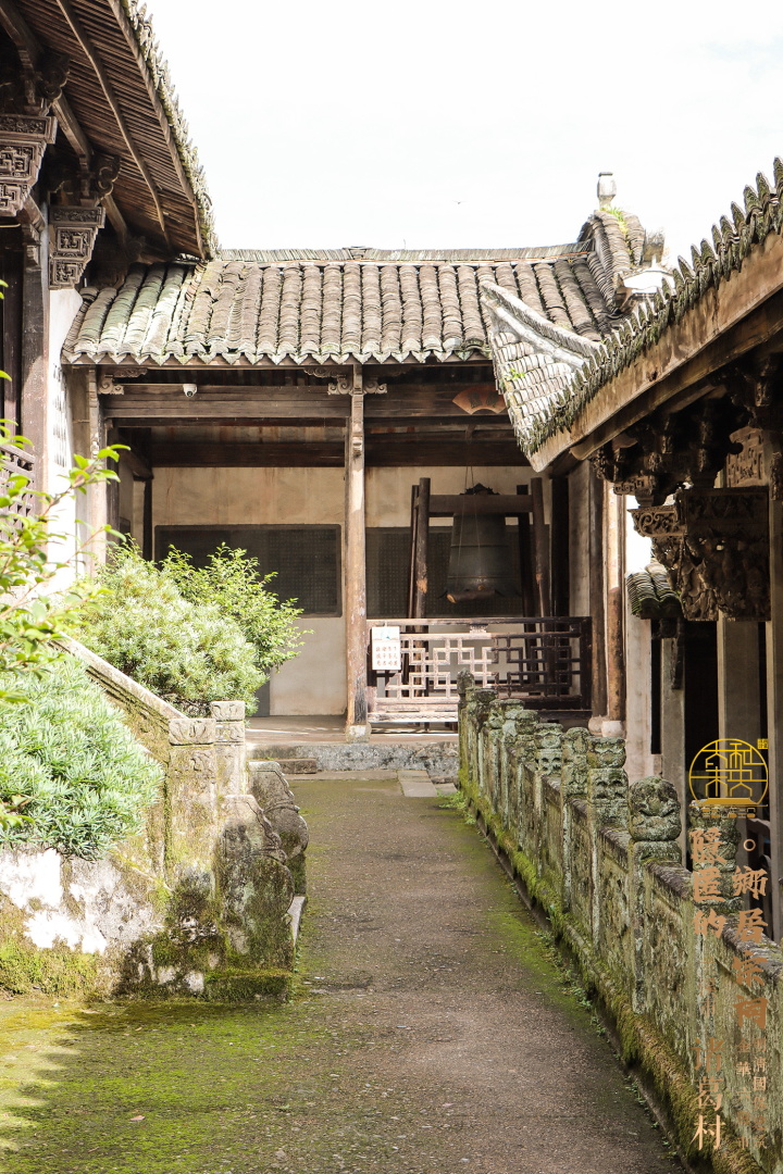 古代官员府邸的牌匾_古代官员等级与现代官员等级对照_古代府邸布局