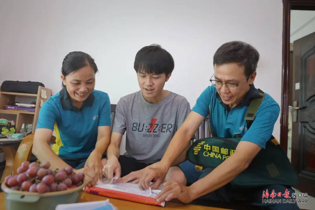 北大匾额京师大学堂牌匾北大招牌北京大学匾额_北大牌匾是哪个门_北大牌匾通知书