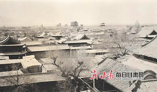 挂牌匾需要城管局管吗_李姓挂什么牌匾_如何把弧形的牌匾挂稳