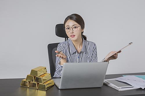 免费一键生成商标,商标logo免费一件生成