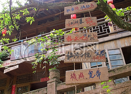 牌匾设计怎么做？10个吸引人的牌匾设计方法和要求