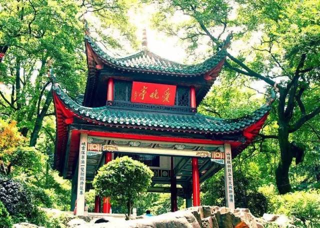 水榭亭阁的意思_水榭什么意思_水榭上匾额