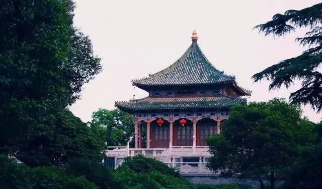 水榭亭阁的意思_水榭什么意思_水榭上匾额