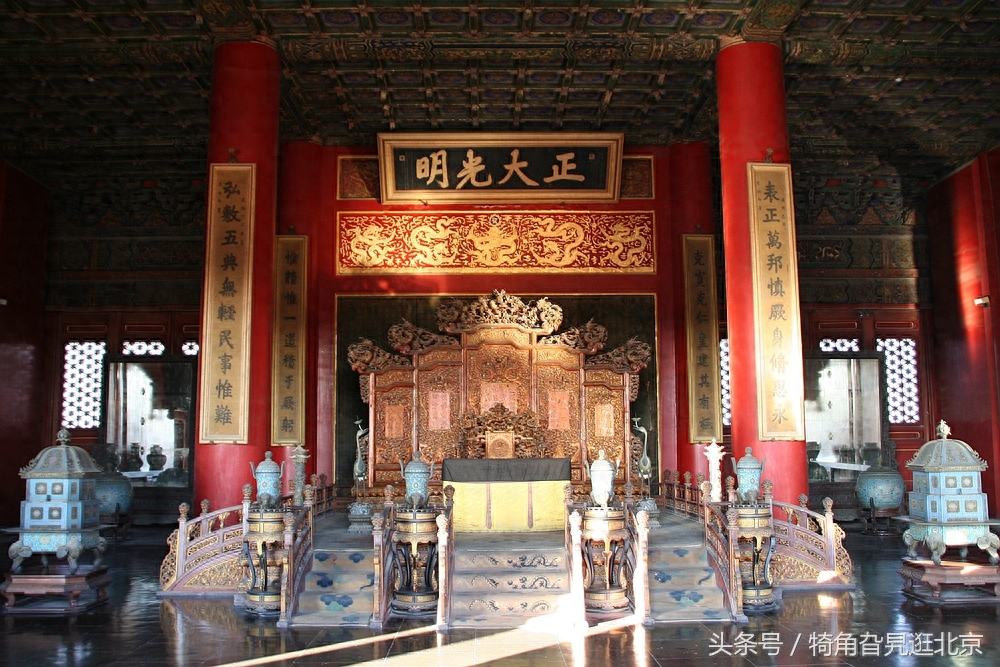 故宫乾清宫里的正大光明四个字到底是清代哪个皇帝题写的？