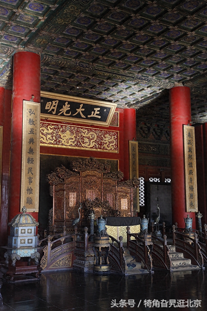 故宫乾清宫里的正大光明四个字到底是清代哪个皇帝题写的？