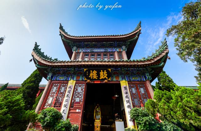 鼓楼北边的牌匾_鼓楼的匾额_鼓楼题字