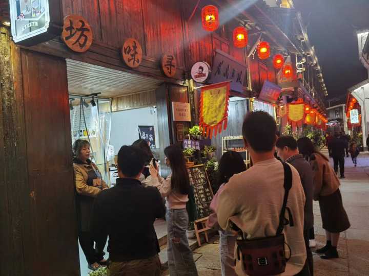 东阳木雕典故_纪录东阳木雕片的作品_东阳木雕纪录片