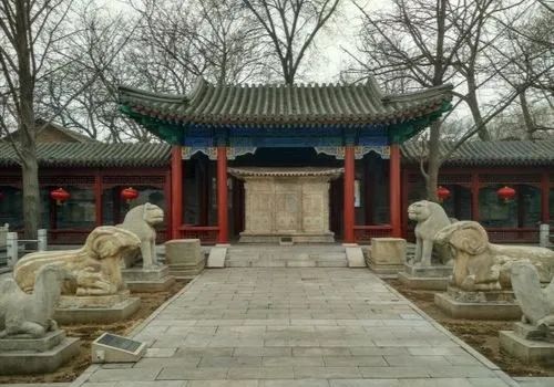 浮雕和圆雕有什么区别_浮雕和圆雕的区别_浮雕与圆雕特点有何不同