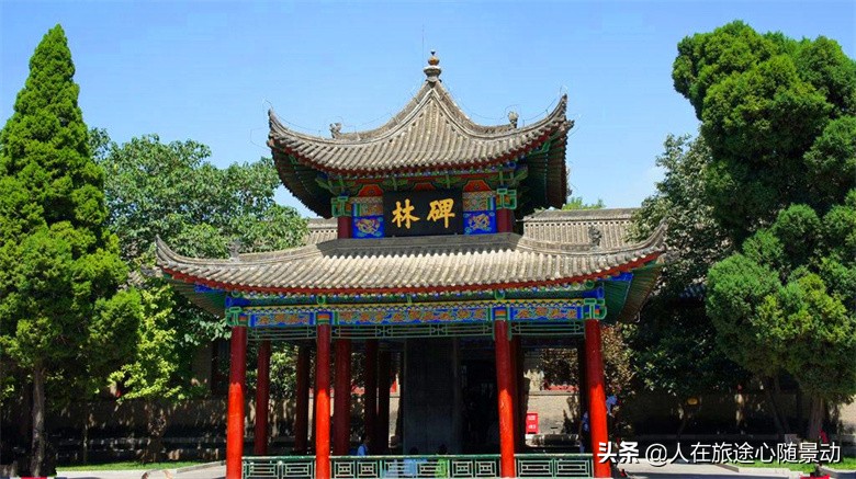 东门门匾写什么好_大门朝东门匾什么字好_东大门门头什么字好