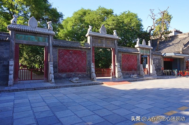 东大门门头什么字好_东门门匾写什么好_大门朝东门匾什么字好