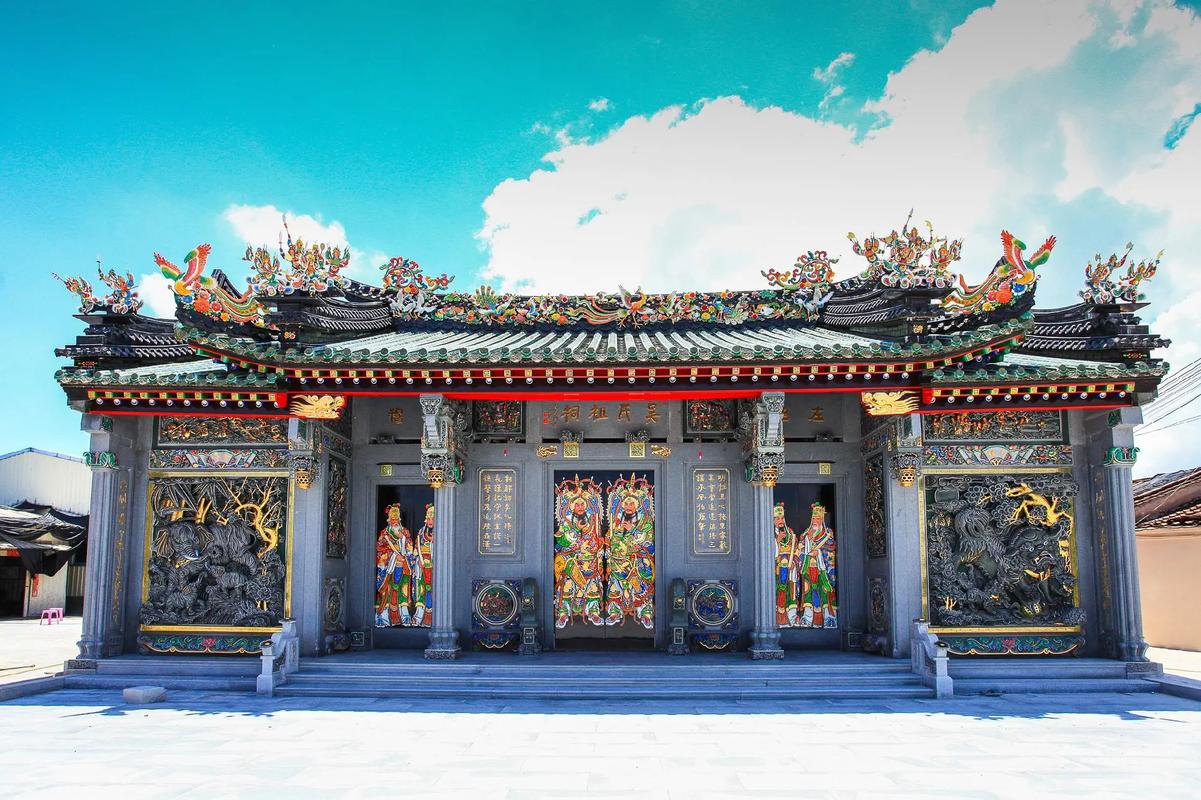 潮汕古建筑结构特点_什么是好的木雕工艺_潮汕建筑装饰艺术