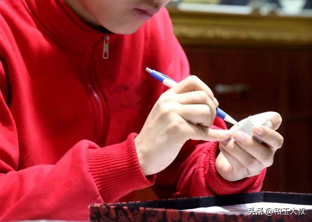 简单手工雕刻_玉雕师绘画功底_玉雕刀工技巧