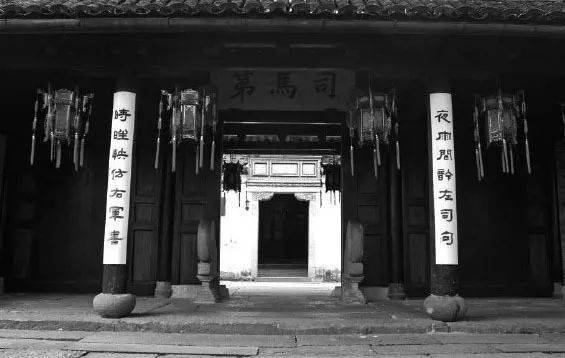 古建筑匾额文化_匾额披红花_秦汉时期题字牌匾额