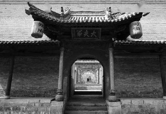古建筑匾额文化_秦汉时期题字牌匾额_匾额披红花