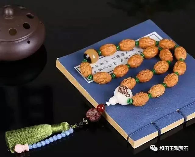 手把件雕刻自学图样_玉雕人物寓意_翡翠财神寓意