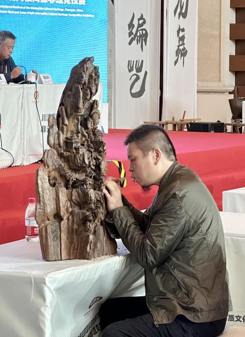 木雕文化_李传星木雕艺术_木雕历史传承