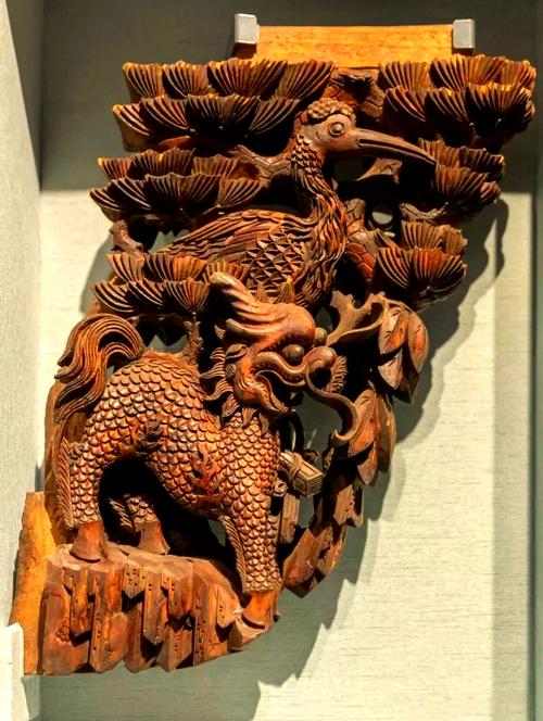 木雕艺术在古建筑中的装饰作用_木雕特点_中国四大木雕流派