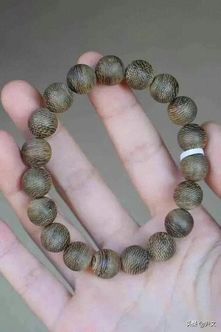 比黄金还贵的木头_比黄金还贵的文玩_沉香的价值与稀缺性