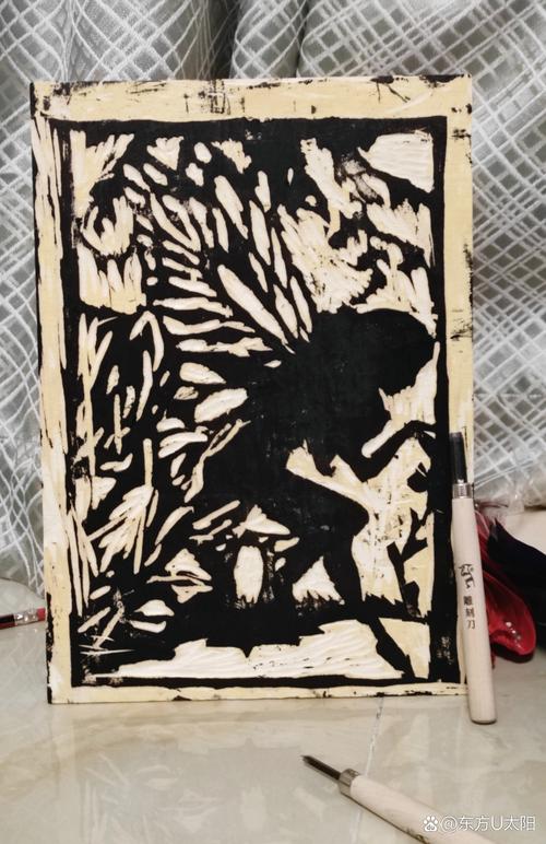木刻画图片_木板画作为家居装饰的运用_木板画制作方法