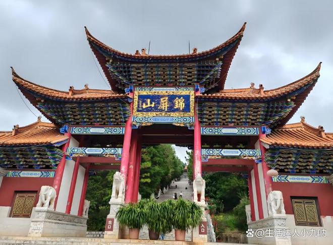 阆中十大必去景点_阆中古城美食攻略_阆中匾额的特点