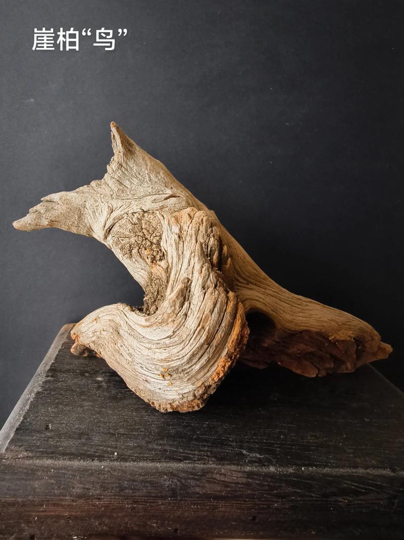 木雕简单小把件_杨氏根雕非遗传承人_太行崖柏雕刻艺术价值