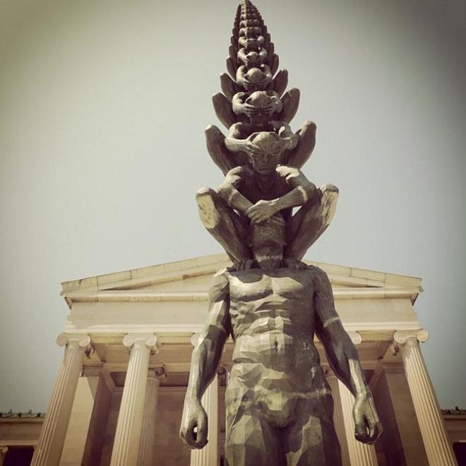 现代雕塑文化科技融合_现代雕塑非传统材料_雕刻艺术品欣赏