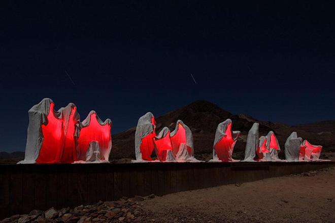 雕刻艺术品欣赏_现代雕塑非传统材料_现代雕塑文化科技融合