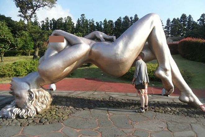 雕刻艺术品欣赏_现代雕塑文化科技融合_现代雕塑非传统材料