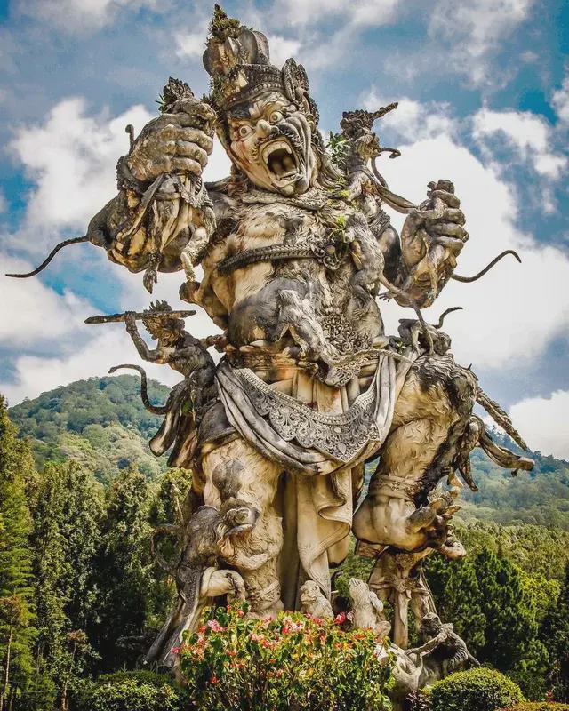 雕塑艺术欣赏_大理石雕塑杰作_雕刻艺术品欣赏