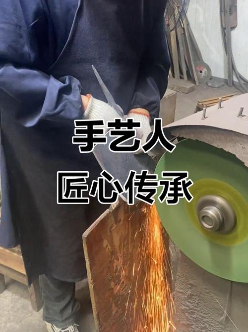 匠心手工艺品制作过程_手艺人日常_手持电动木工雕刻工具