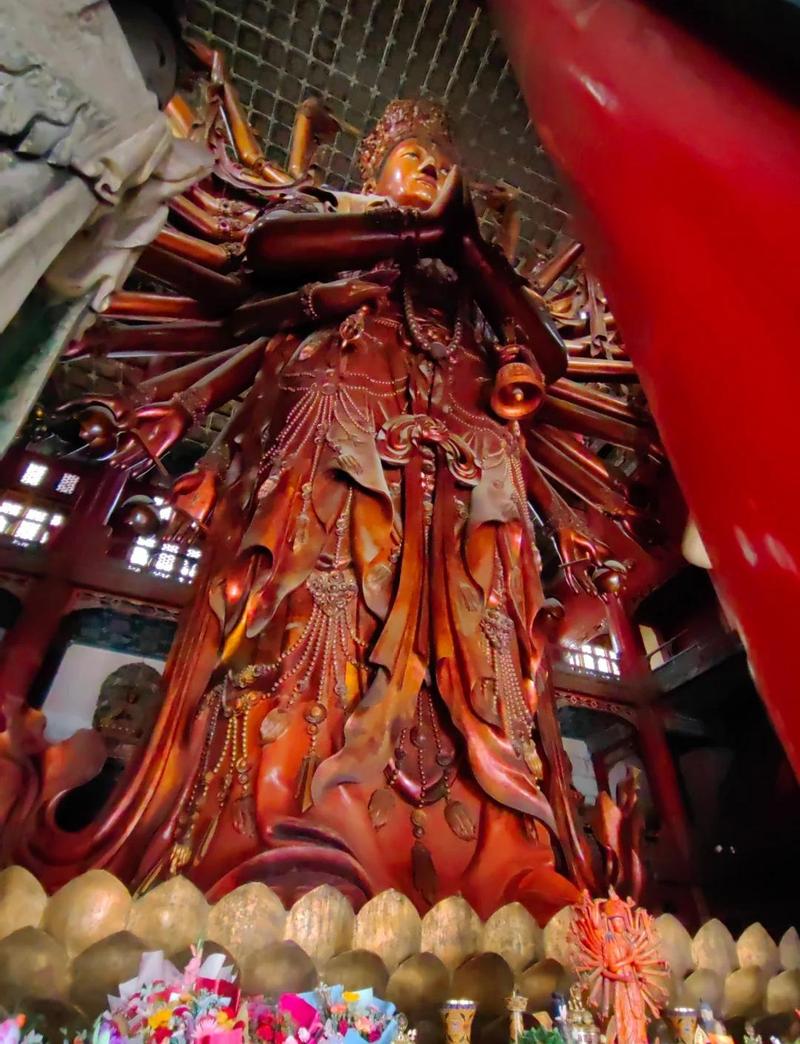 承德普宁寺 千手观音 大乘之阁_木雕观音菩萨像图片