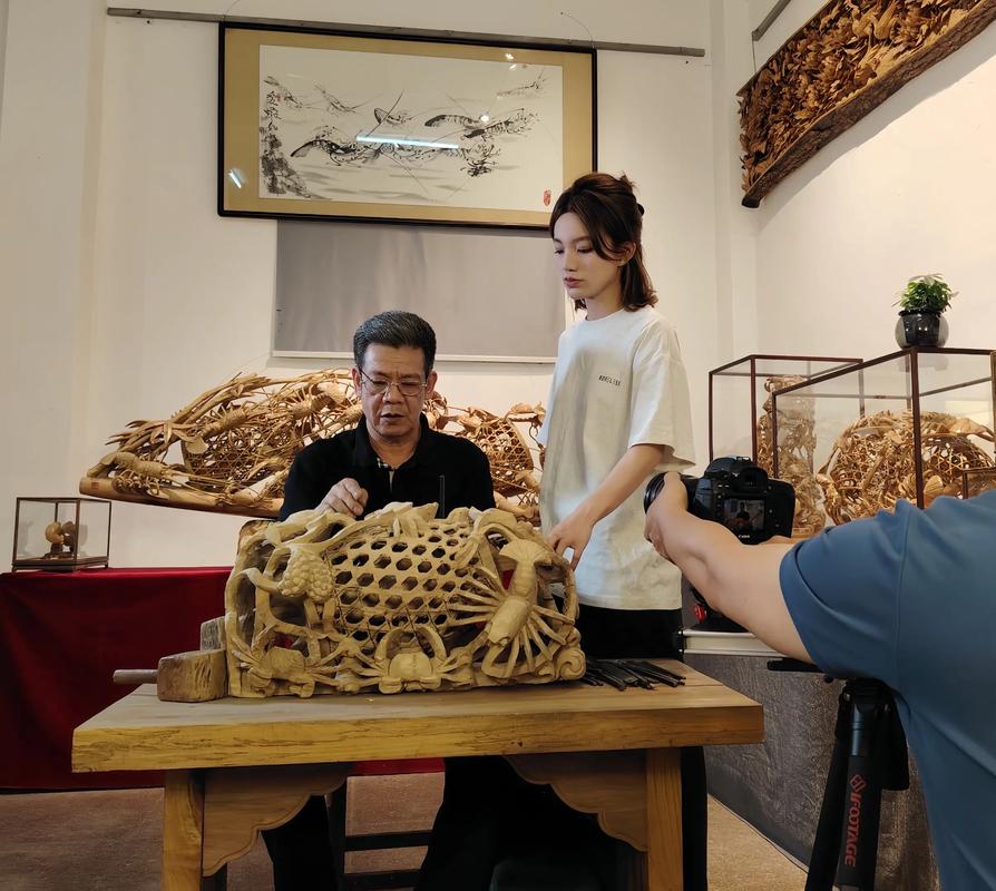 木雕过程描写_工匠精神 一代匠师 仙作木雕