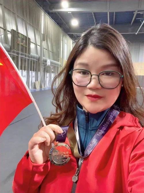 食品雕刻视频教程全集_国际残疾人职业技能竞赛食品雕刻冠军 食品雕刻训练过程 食品雕刻比赛经验