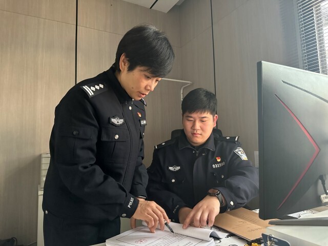 翡翠原石_赌石直播间骗局_直播间赌石套路