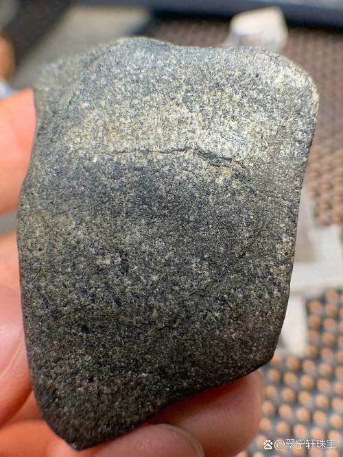 直播间赌石套路_翡翠原石_赌石直播间骗局