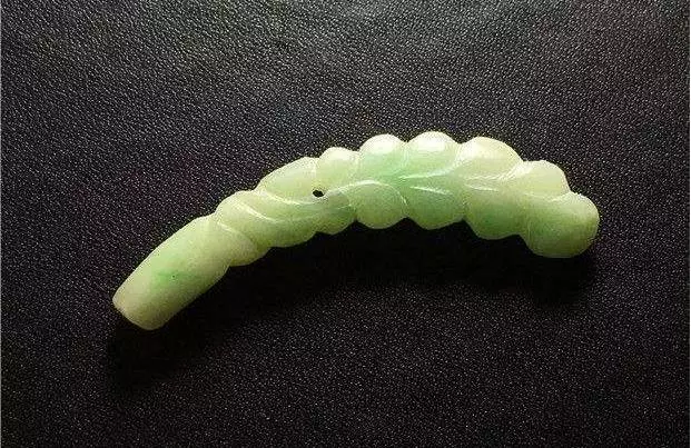 玉雕图案寓意_翡翠植物图案寓意_木雕图案寓意