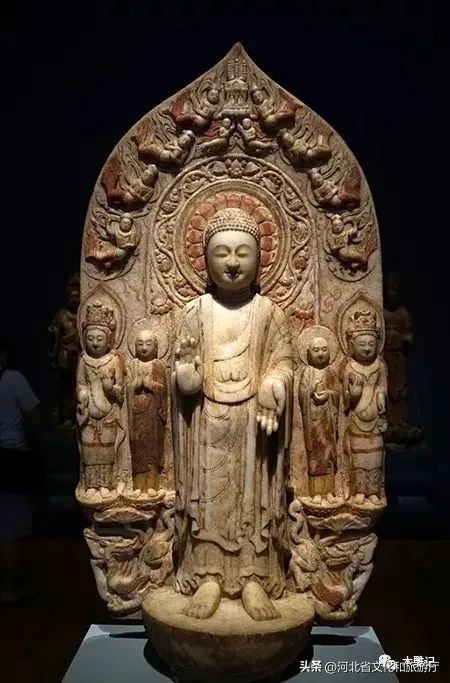 北齐雕塑艺术_北齐佛像风格特点_雕刻菩萨图案大全