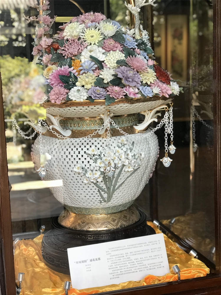 陈家祠展览_叶竹青陶瓷艺术_浮雕花瓶图片大全