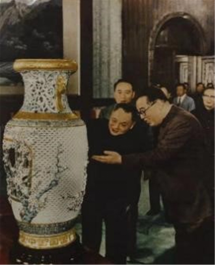 陈家祠展览_浮雕花瓶图片大全_叶竹青陶瓷艺术