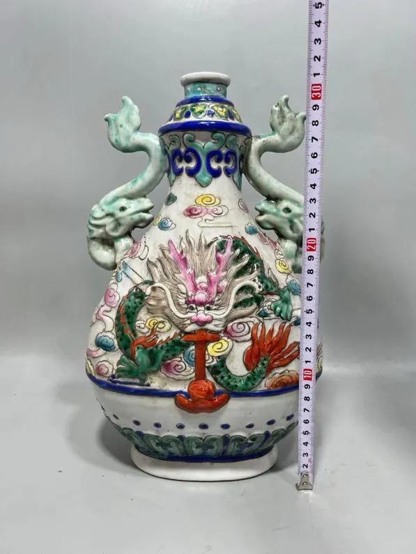 清朝瓷器艺术_清粉彩浮雕龙纹花瓶_浮雕花瓶图片大全