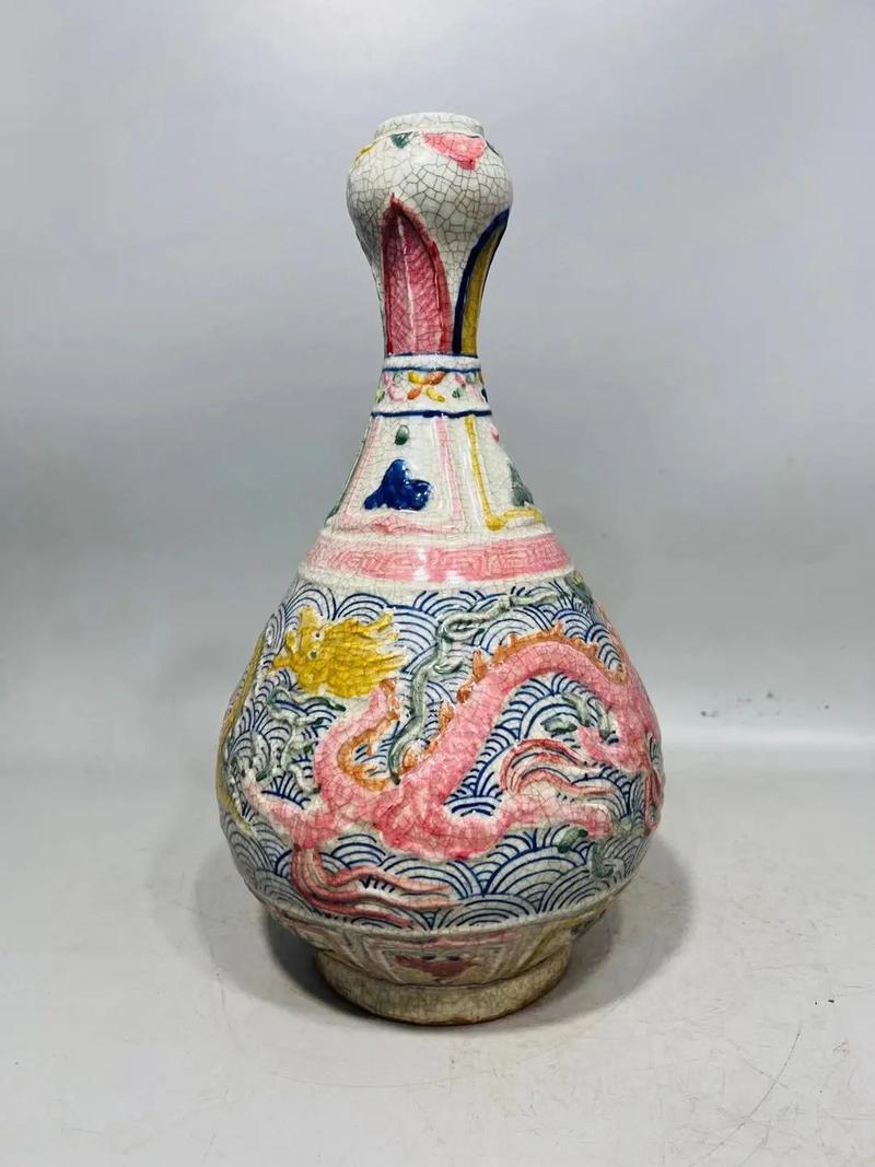 浮雕花瓶图片大全_清朝瓷器艺术_清粉彩浮雕龙纹花瓶
