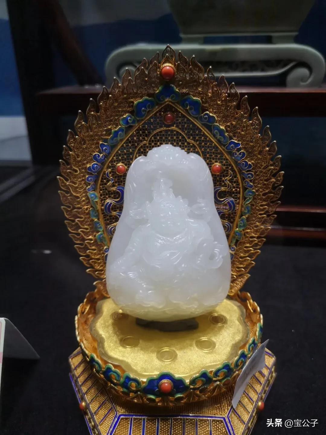 雕刻菩萨图案大全_翡翠观音雕刻艺术_天工奖获奖作品