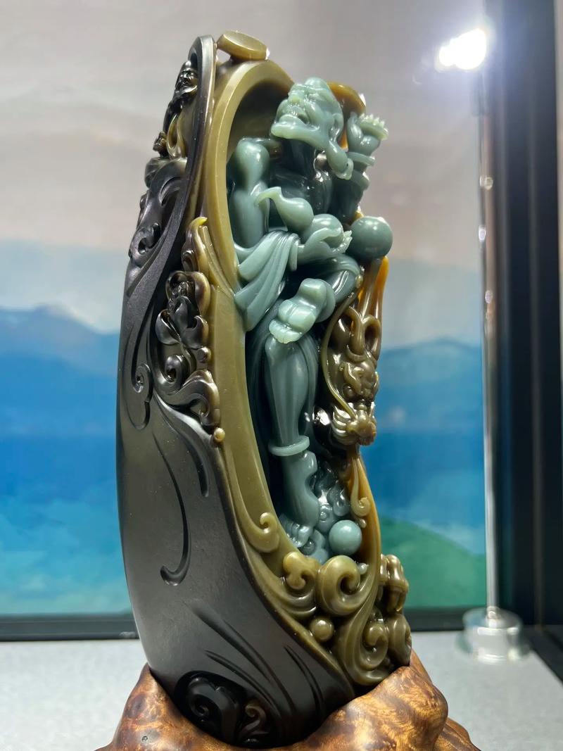 雕刻菩萨图案大全_翡翠观音雕刻艺术_天工奖获奖作品