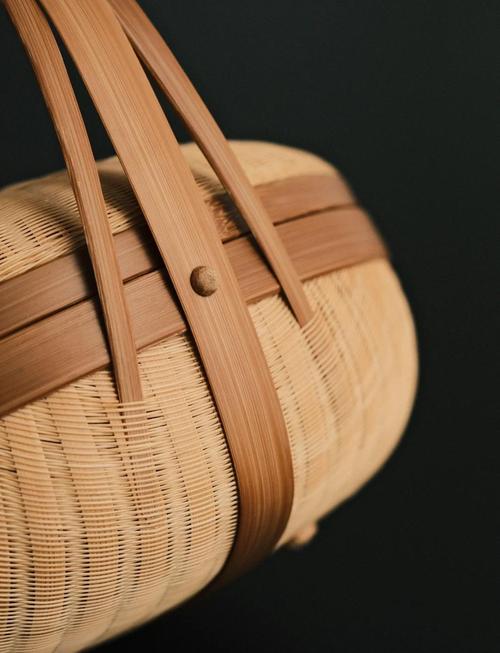 东阳木雕竹编家居产业高质量发展大会_传承千年的老手艺如何火起来_中国木雕面临的问题