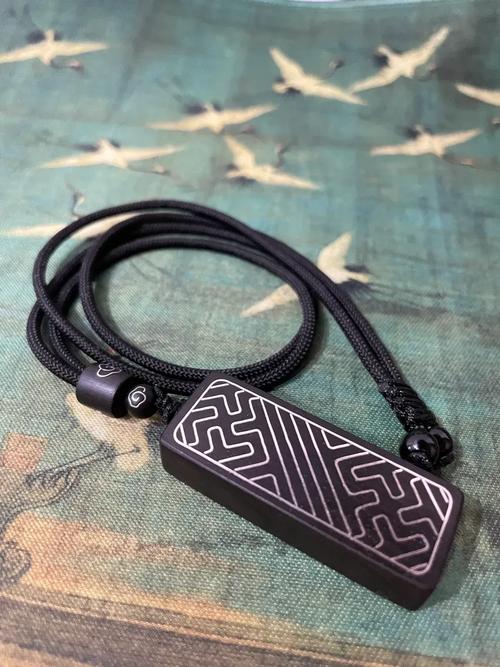 手工制作小叶紫檀镶银丝平安牌教程_小叶紫檀镶银丝平安牌制作过程_镶银木牌