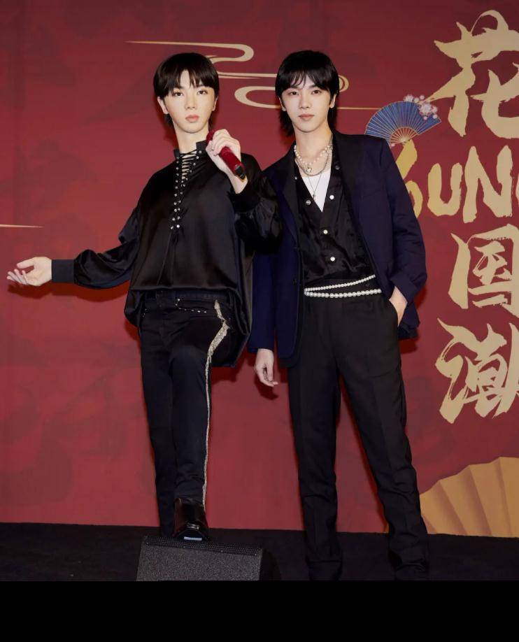 杨幂蜡像还原度_杜莎夫人蜡像馆评价_蜡像