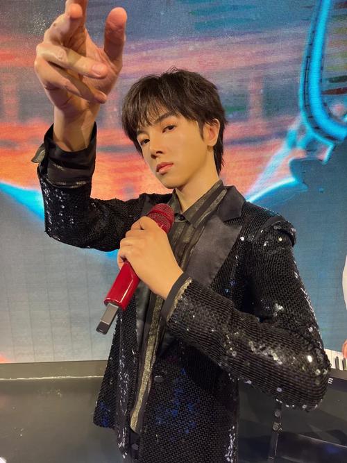 杨幂蜡像还原度_蜡像_杜莎夫人蜡像馆评价